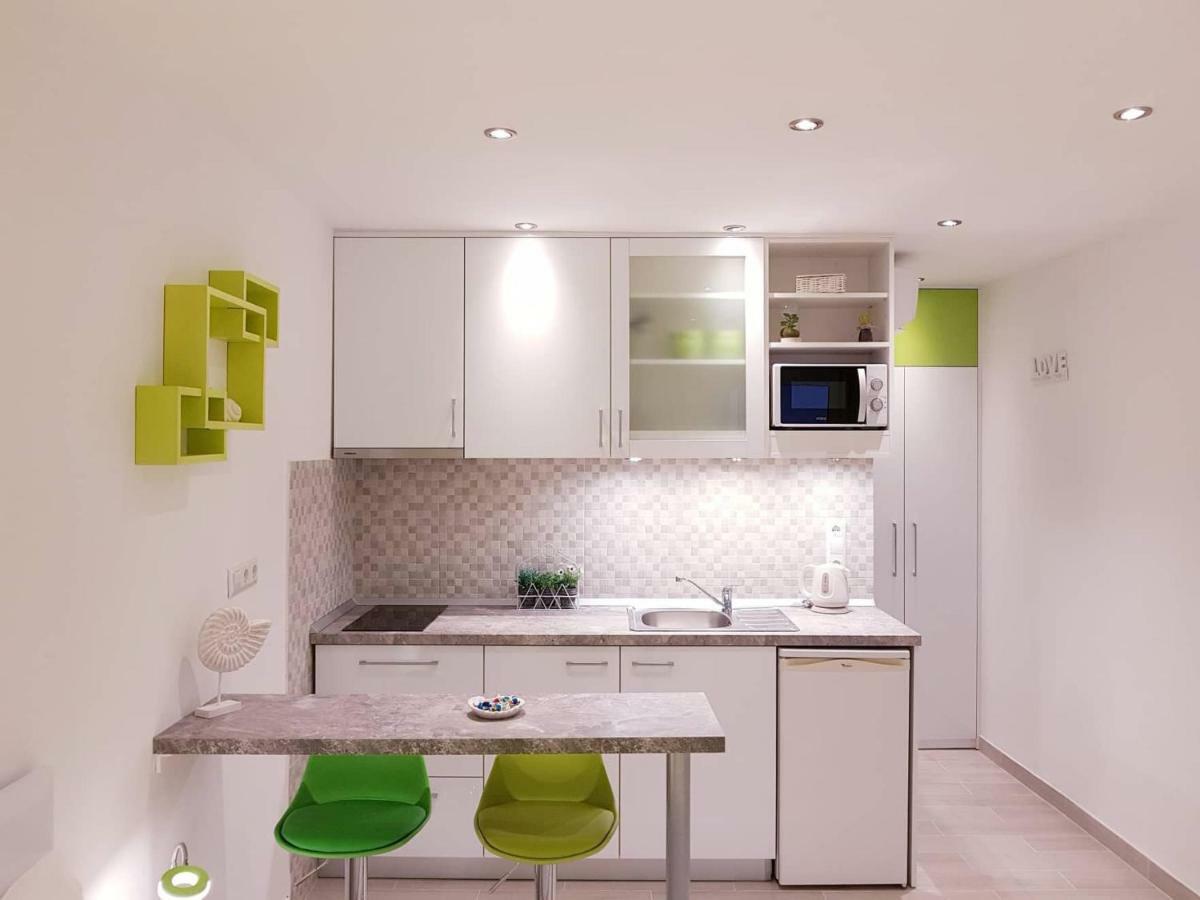 Apartments Nona 1 Хвар Экстерьер фото